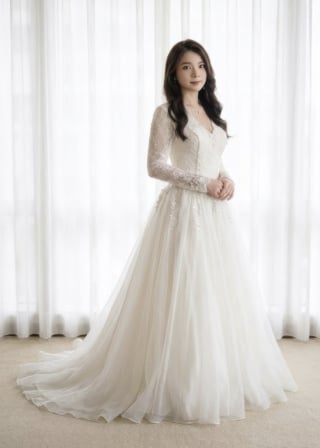 016-Soft-A-Line_Long-Sleeve_V-Neck_Lace-Bodice_Clean-Tulle-Skirt-asian-bridal-hire