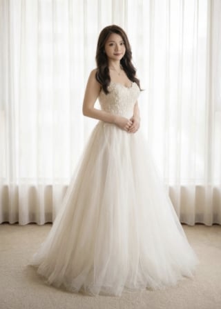 025-Soft-A-Line_Strapless_Beaded-Lace-Bodice_Simple-Tulle-Skirt-asian-bridal-hire