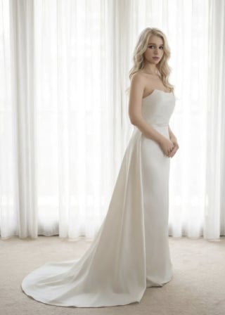 045-Sheath_Strapless_Satin_Minimalist_Flowing-Back-Train-asian-bridal-hire