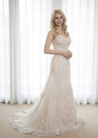 044-Soft-A-Line_Strapless_Lace-Peplum-Waist_Tiered-Effect-asian-bridal-hire