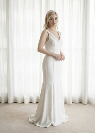 040-Mermaid_Spaghetti-Strap_Beaded-Shoulder-Chains_Ruffled-Tulle-Skirt-asian-bridal-hire