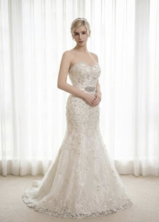 042-Mermaid_Strapless-Sweetheart_Exposed-Corset_Large-Floral-Lace-asian-bridal-hire