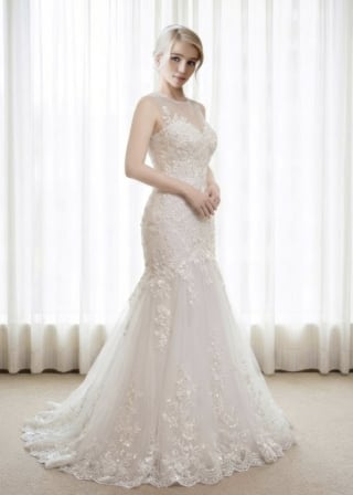 070-Mermaid_Strapless-Sweetheart_Crystal-Beaded-Bodice_Lace-Applique-asian-bridal-hire