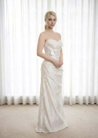 080-Sheath_Strapless-Sweetheart_All-Over-Beaded-Embroidery_Lace-Hem-asian-bridal-hire