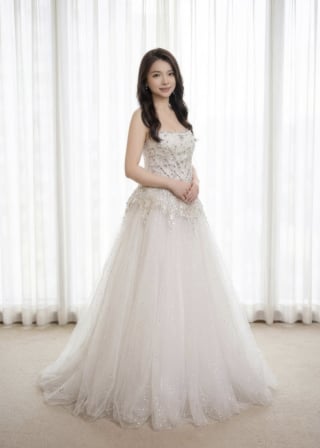 088-Dramatic-A-Line_Strapless_Silver-Dripping-Beads_Sparkle-Tulle-asian-bridal-hire