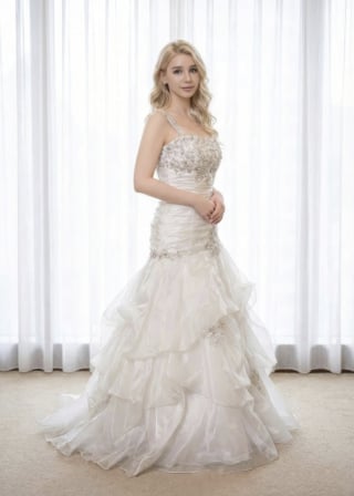 081-Mermaid_Strapless-Sweetheart_3D-Floral-Lace_Soft-Tulle-asian-bridal-hire