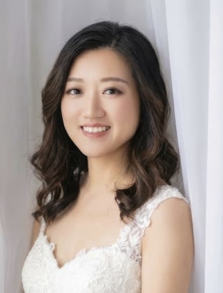 48-Softly-defined-eyebrows-and-clean-eye-makeup-for-a-sophisticated-wedding-look