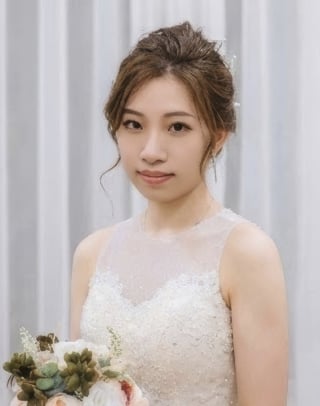 73-Romantic-soft-waves-hairstyle-for-long-dark-Asian-bridal-hair
